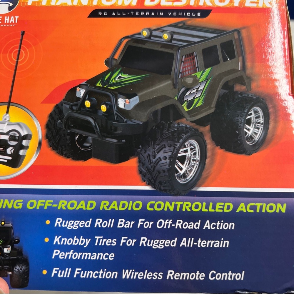 REMOTE CONTROL ALL TERRAIN VEHICLE-PHANTOM DESTROYER!WIRELESS NEW L051223